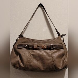 Elegant Tan Leather Shoulder Bag